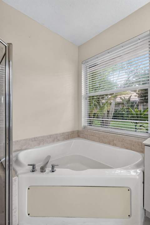 2521 S Coral Trace Circle, Delray Beach FL - photo 24 of 56