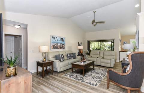 438 SW Jefferson Circle, Port St. Lucie FL - photo 7 of 38