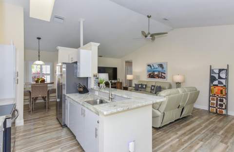 438 SW Jefferson Circle, Port St. Lucie FL - photo 13 of 38