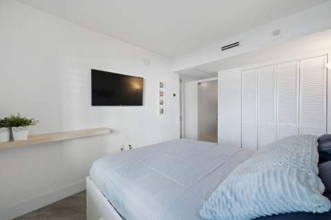 3180 S Ocean Drive #304, Hallandale Beach FL - photo 15 of 39