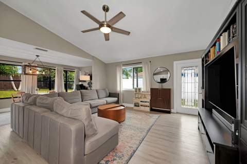 2815 SW 2nd Street, Delray Beach FL - photo 11 of 48