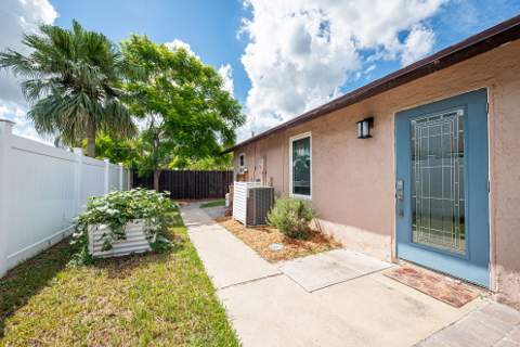 2815 SW 2nd Street, Delray Beach FL - photo 8 of 48