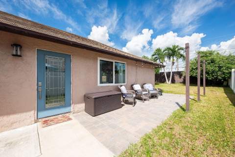2815 SW 2nd Street, Delray Beach FL - photo 9 of 48
