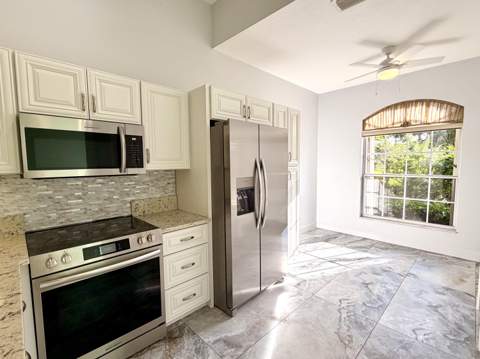 3007 Casa Rio Court, Palm Beach Gardens FL - photo 10 of 41