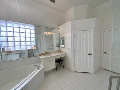 7200 Demedici Circle, Delray Beach FL - photo 13 of 28