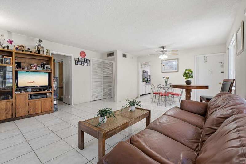 2 bedroom Condominium at 3720 Harrison Street #2, Villas 1 Condo, Hollywood — photo 1