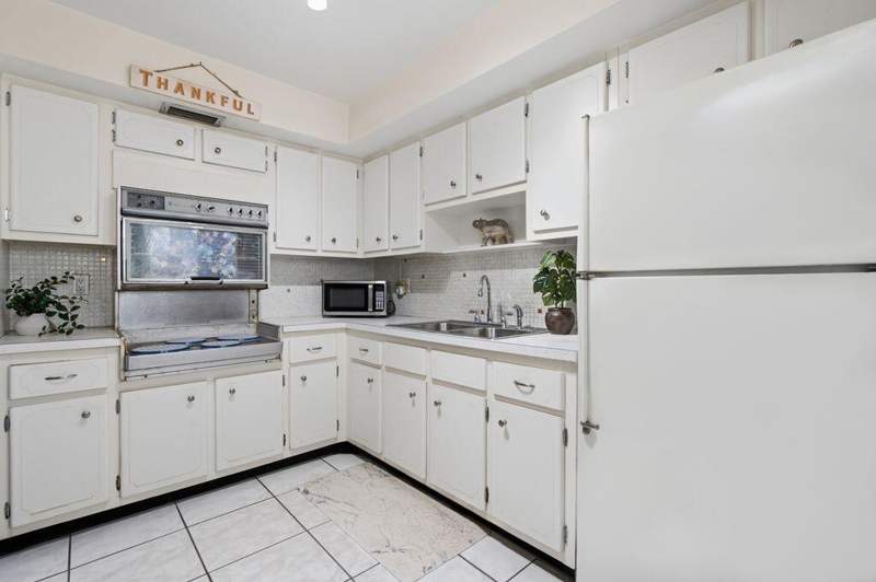 2 bedroom Condominium at 3720 Harrison Street #2, Villas 1 Condo, Hollywood — photo 5
