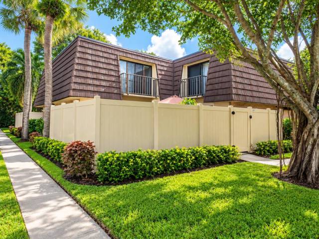 8017 80th Way, home for sale in West Palm Beach