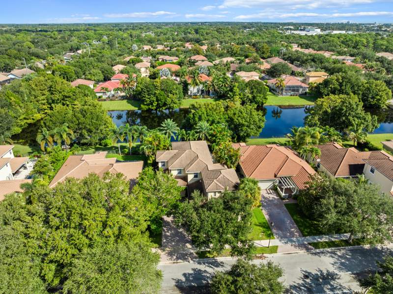 5 bedroom Single Family Residence at 182 Via Veracruz, Pines On Pennock Lane Pud 2, Jupiter — photo 5