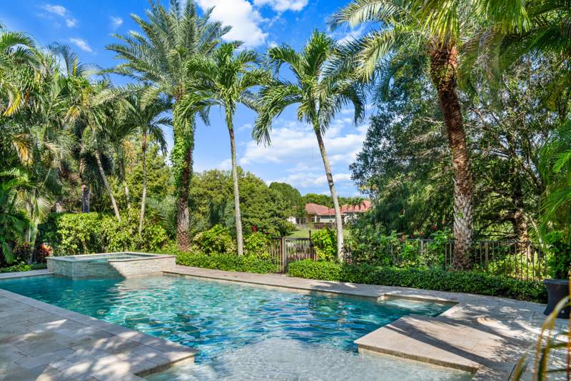5 bedroom Single Family Residence at 182 Via Veracruz, Pines On Pennock Lane Pud 2, Jupiter — photo 2