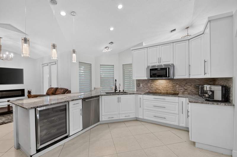 4 bedroom Single Family Residence at 2676 Yarmouth Drive, Greenview Shores 2 Of Wellington, Wellington — photo 2