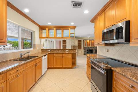 2651 NE 43rd Street, Lighthouse Point FL - photo 9 of 50