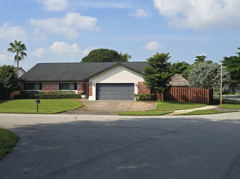 4 bedroom Single Family Residence at 1630 NW 118th Terrace, Pembroke Lakes Sec 6, Pembroke Pines — photo 1