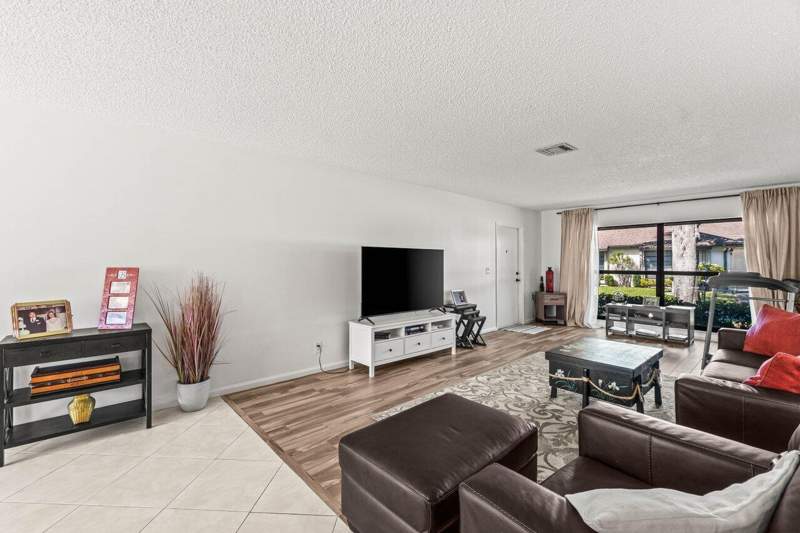 2 bedroom Villa at 4862 Equestrian Road, Greentree Villas Condo, Boynton Beach — photo 4