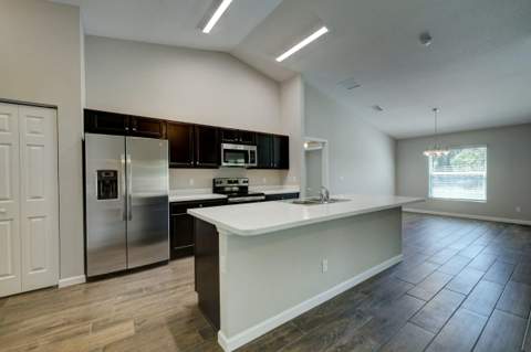 588 SW S Quick Circle, Port St. Lucie FL - photo 6 of 37