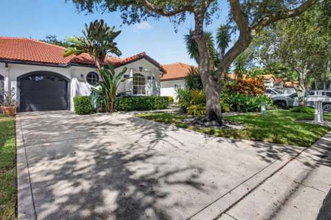 18413 Via Di Verona, home for sale in Boca Raton 33496