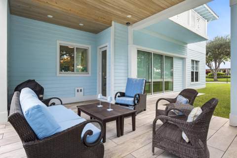 136 Intracoastal Circle, Tequesta FL - photo 12 of 36