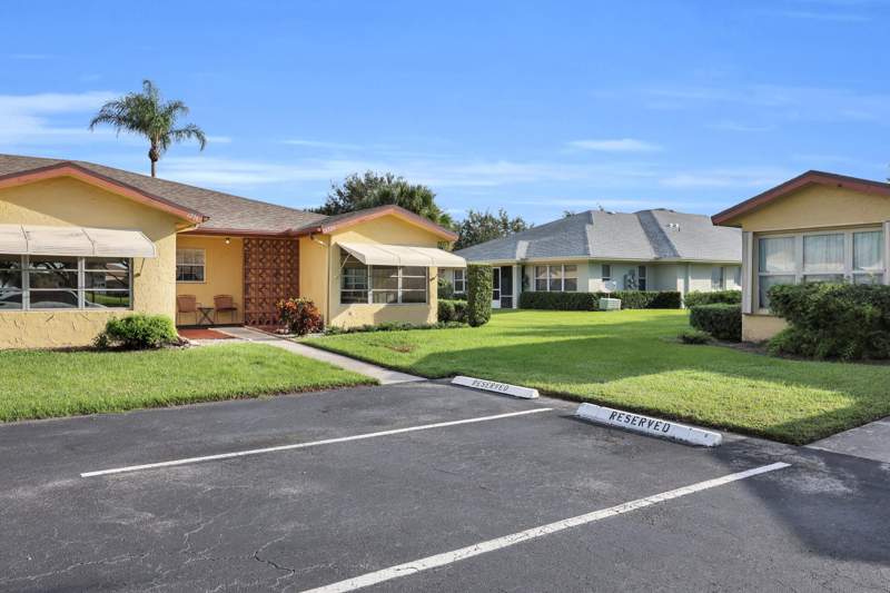 2 bedroom Condominium at 1738 Lakefront Boulevard #D, Savannah'S Condominium Section 1 Phase 1-H, Fort Pierce — photo 2