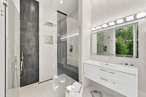 110 NE 16th Place, Fort Lauderdale FL - photo 6 of 40