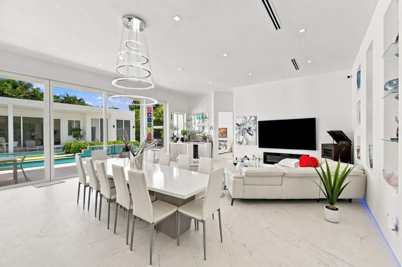 4 bedroom Single Family Residence at 110 NE 16th Place, Placido Place, Fort Lauderdale — photo 2