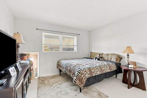 2886 Fernley Drive #32, West Palm Beach FL - photo 10 of 42