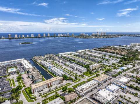 236 Castlewood Drive #205, North Palm Beach FL - photo 18 of 19