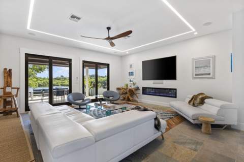 6787 Bayshore Drive, Lake Worth FL - photo 9 of 79