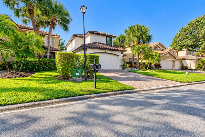 6 bedroom Single Family Residence at 5018 Nautica Lake Circle, Nautica Isles 2, Greenacres — photo 3
