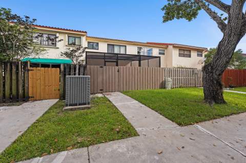 3844 Atlanta Street, Hollywood FL - photo 8 of 69
