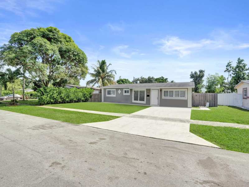 4 bedroom Single Family Residence at 6230 NW 18th Court, Sunrise Golf Village Sec 3, Sunrise — photo 1