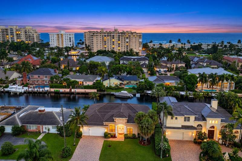 4 bedroom Single Family Residence at 3920 NE 30th Avenue, Venetian Isles 2nd Sec, Lighthouse Point — photo 2