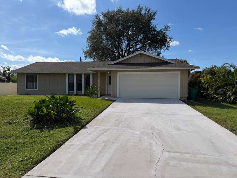 3 bedroom Single Family Residence at 166 SW Ray Avenue, Port St Lucie Section 4, Port St. Lucie — photo 1