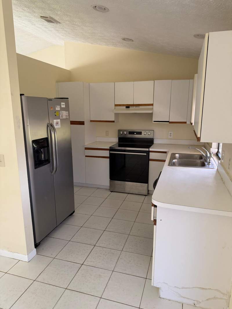 3 bedroom Single Family Residence at 166 SW Ray Avenue, Port St Lucie Section 4, Port St. Lucie — photo 5