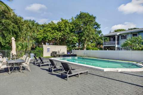 941 Crystal Lake Drive, Deerfield Beach FL - photo 20 of 21