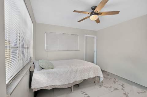 941 Crystal Lake Drive, Deerfield Beach FL - photo 13 of 21