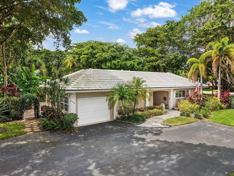 3 bedroom Villa at 3745 Oaks Clubhouse Drive #V-8, No 71 Palm-Aire Country Club, Pompano Beach — photo 4