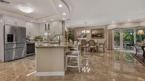 3745 Oaks Clubhouse Drive #V-8, Pompano Beach FL - photo 22 of 61