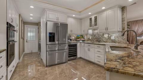 3745 Oaks Clubhouse Drive #V-8, Pompano Beach FL - photo 23 of 61