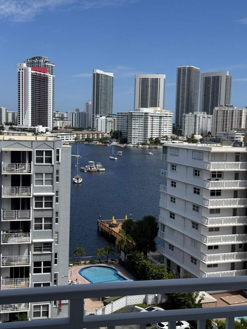 2 bedroom Condominium at 427 Golden Isles #9G, Golden Horn South Condo, Hallandale Beach — photo 5