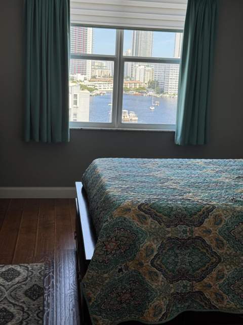 427 Golden Isles #9G, Hallandale Beach FL - photo 15 of 18