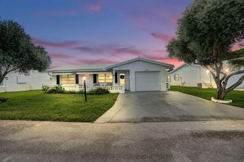 2 bedroom Single Family Residence at 2012 SW 18th Drive, Palm Beach Leisureville Sec 10, Boynton Beach — photo 2