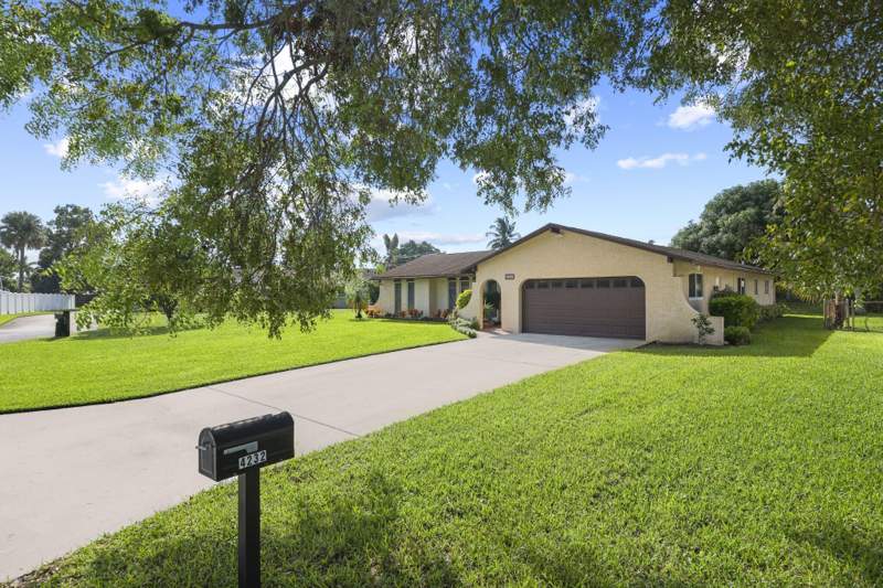 4 bedroom Single Family Residence at 4232 Althea Way, Palm Beach Gardens 6, Palm Beach Gardens — photo 3