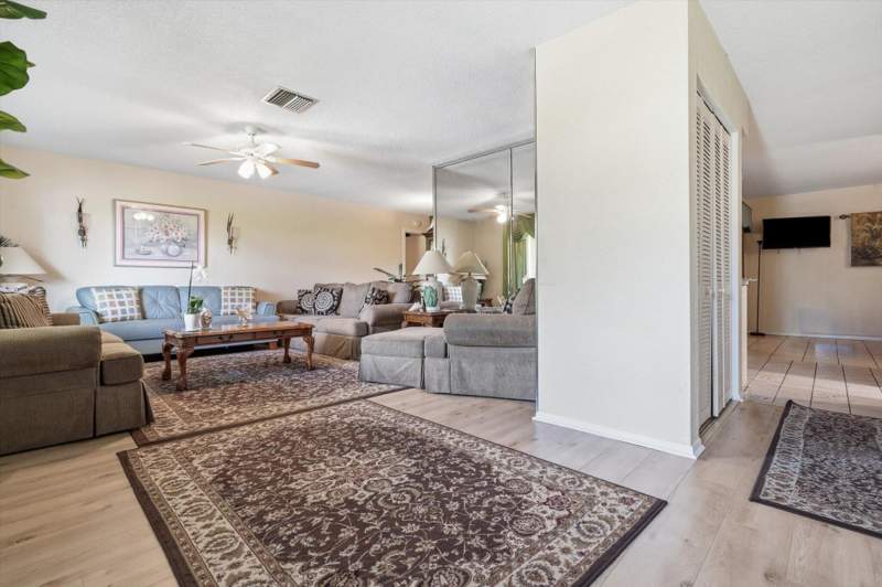 2 bedroom Single Family Residence at 7510 NW 71st Avenue, Mainlands Of Tamarac Lakes, Tamarac — photo 4