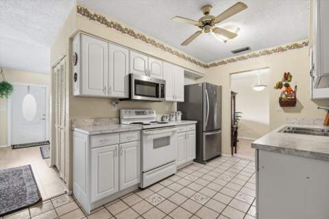 7510 NW 71st Avenue, Tamarac FL - photo 9 of 26