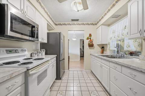 7510 NW 71st Avenue, Tamarac FL - photo 10 of 26