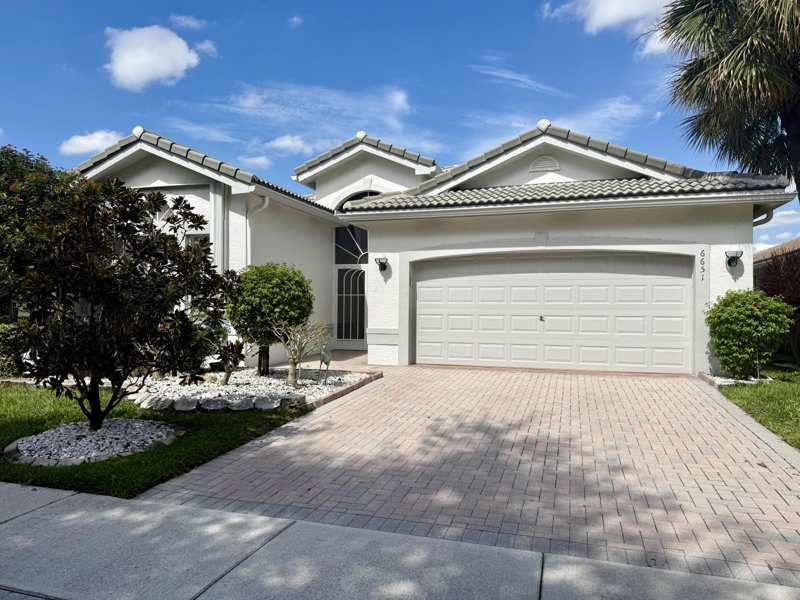 3 bedroom Single Family Residence at 6651 Bali Hai, Valencia Isles 1, Boynton Beach — photo 1
