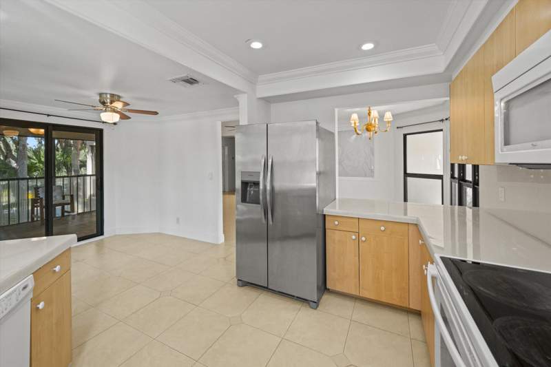 2 bedroom Condominium at 116 Waterview Drive #1160, Lakes Condo, Palm Beach Gardens — photo 5