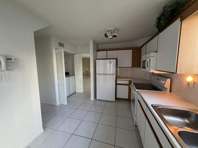 2 bedroom Condominium at 9770 Nickels Boulevard #404, Carriage Gate Condo, Boynton Beach — photo 5