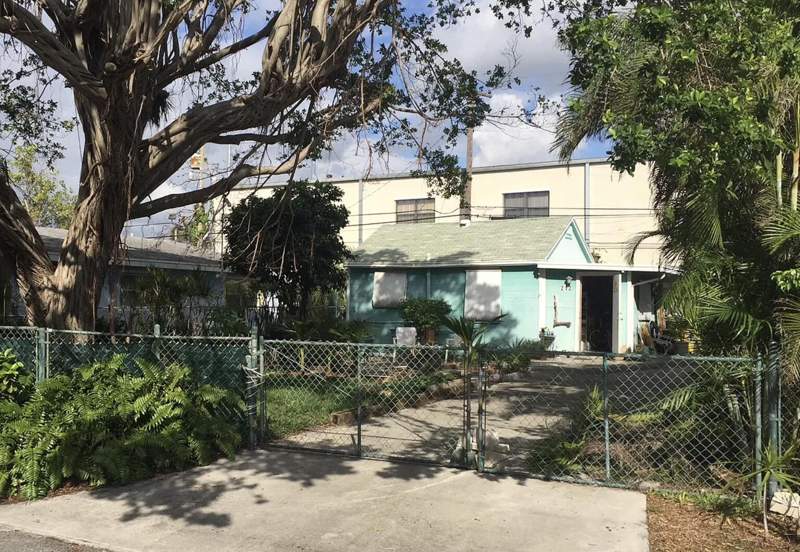 1 bedroom Single Family Residence at 212 E 25th Street, Santrys, Riviera Beach — photo 2
