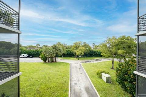 3700 N Pine Island Road #307, Sunrise FL - photo 6 of 39